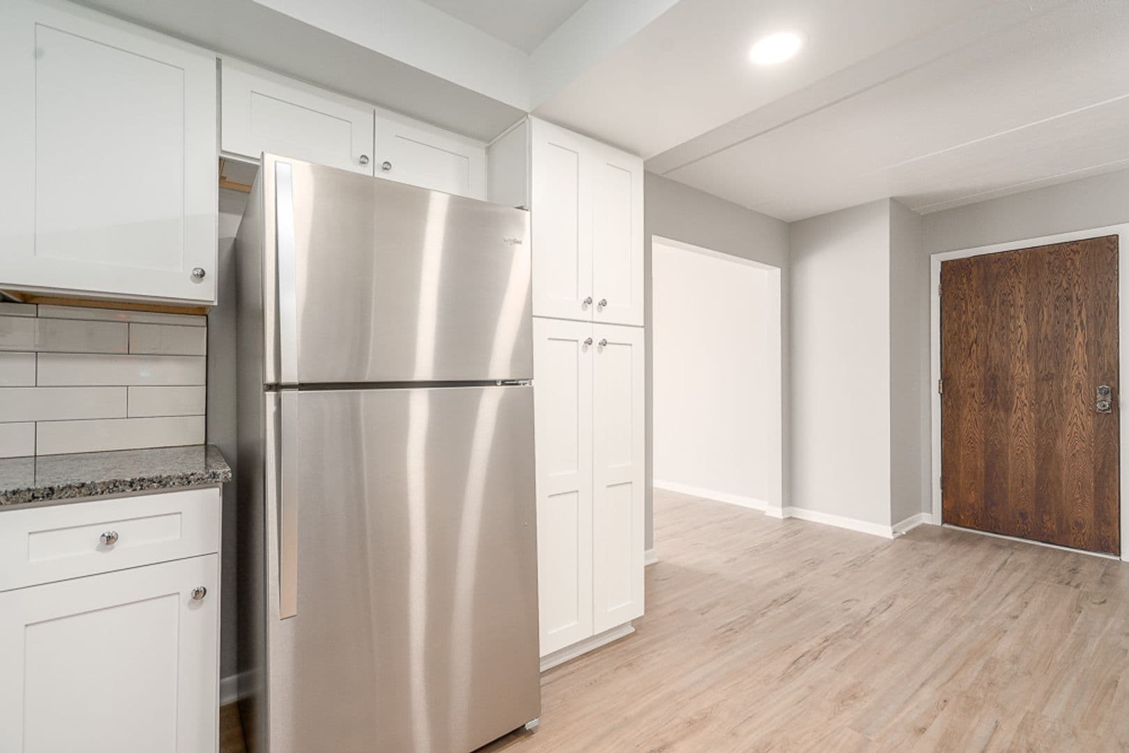 La Grange Apartment: 21 S Waiola Ave.