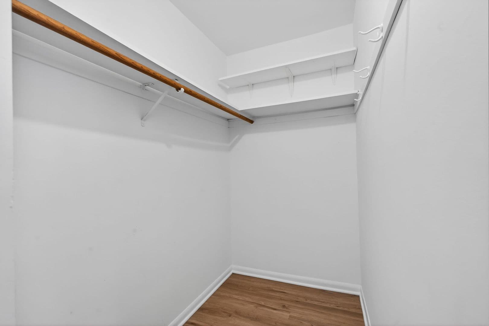 La Grange Apartment: 34-46 S. Kensington Ave.