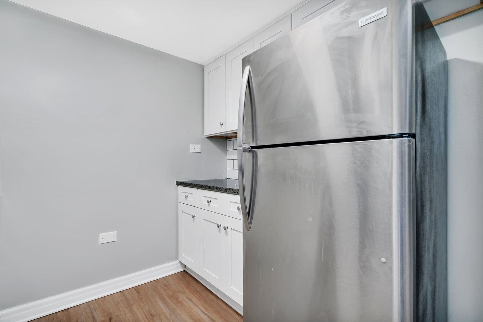 Elmhurst Apartment: 315-329 Kimbell Ave.