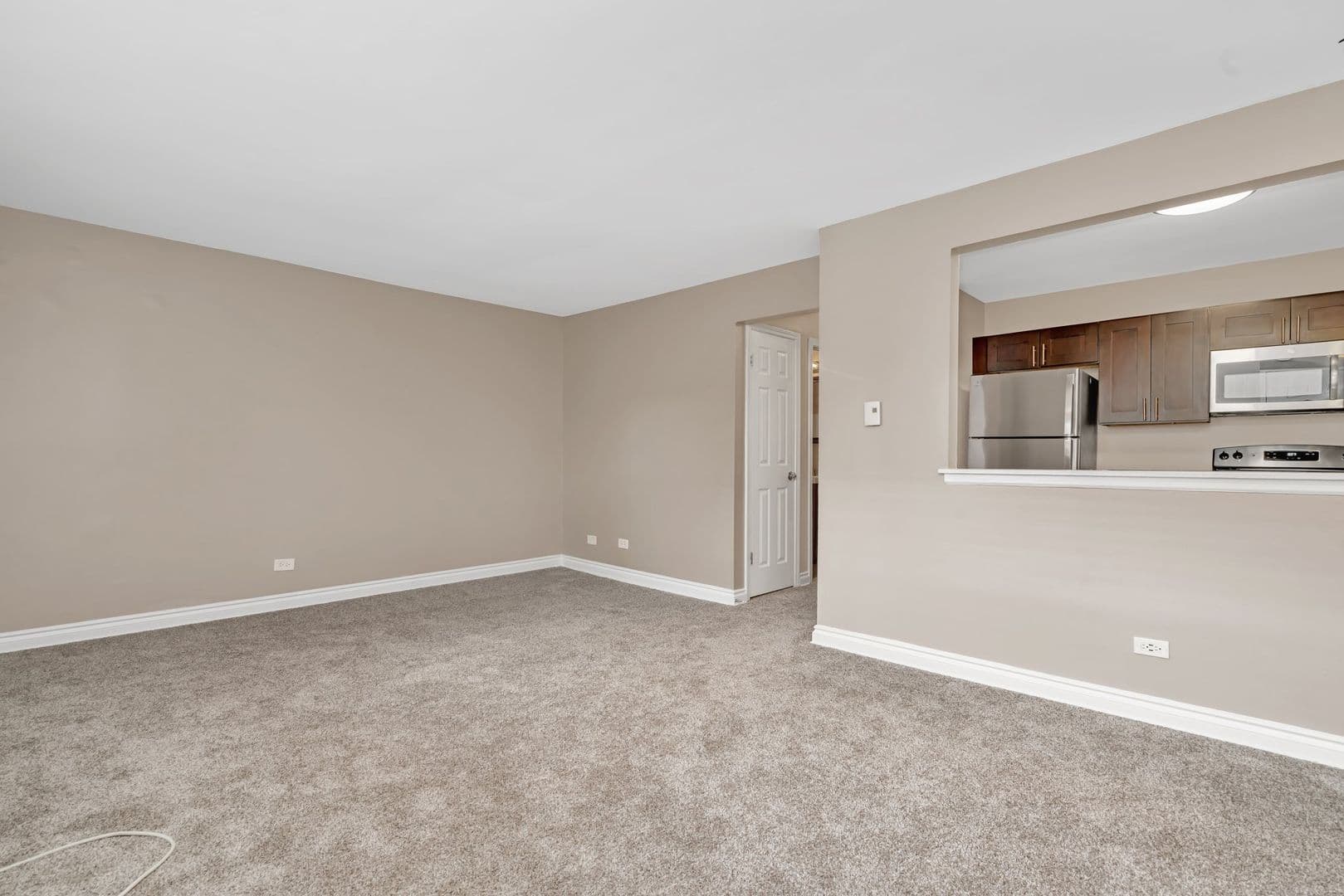 Glen Ellyn Apartment: 25 Briar St