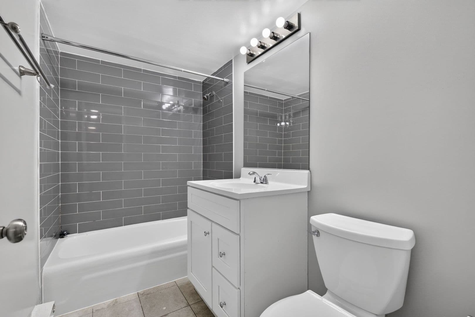 Elmhurst Apartment: 315-329 Kimbell Ave.