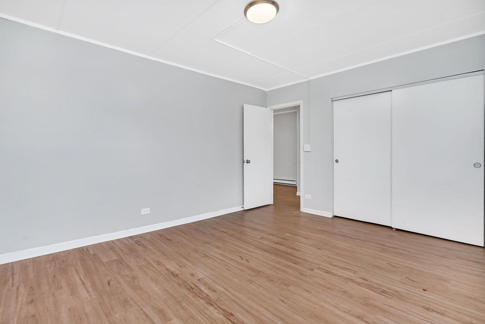 Elmhurst Apartment: 315-329 Kimbell Ave.