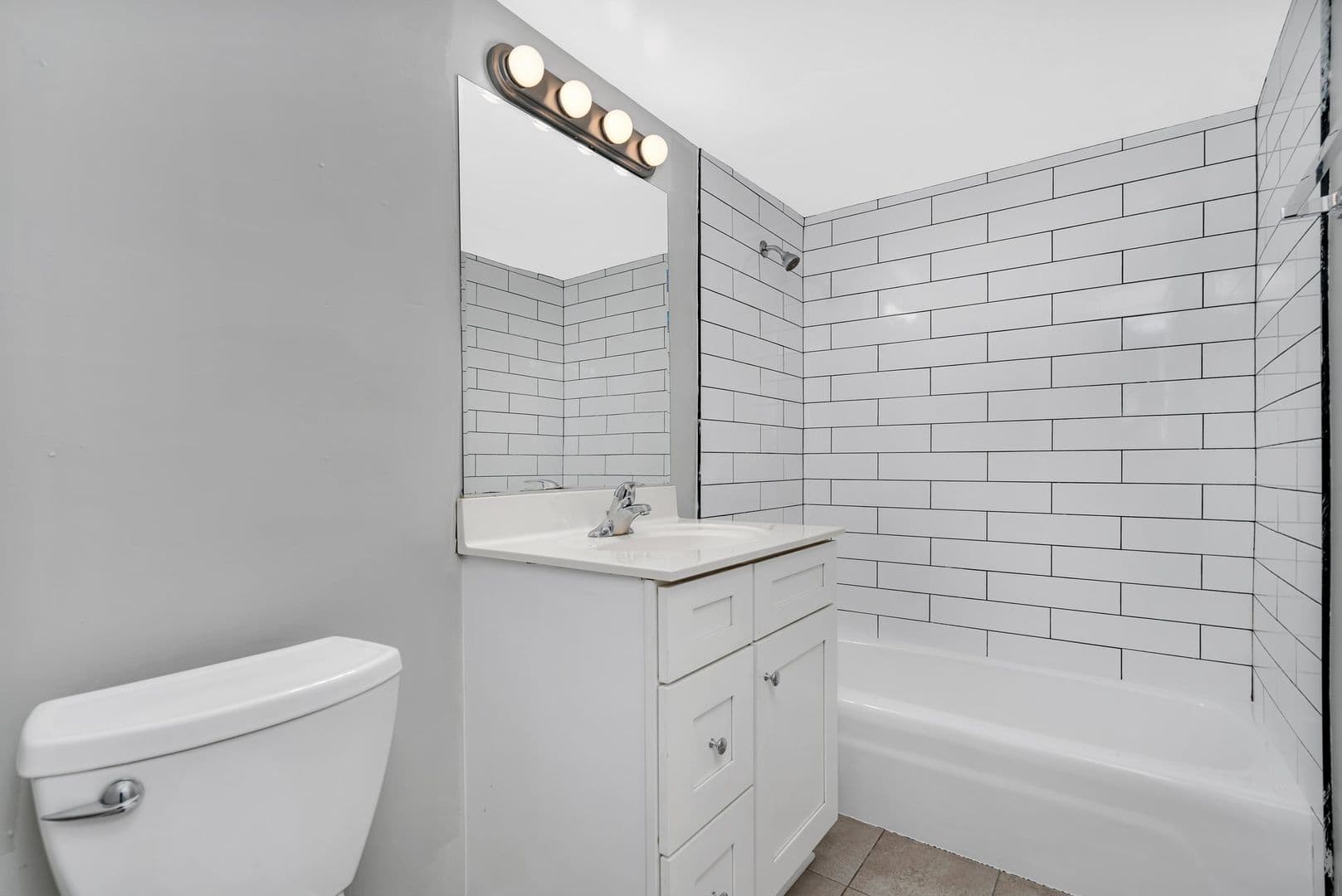 Elmhurst Apartment: 315-329 Kimbell Ave.
