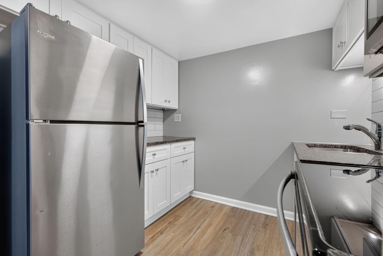 Elmhurst Apartment: 315-329 Kimbell Ave.