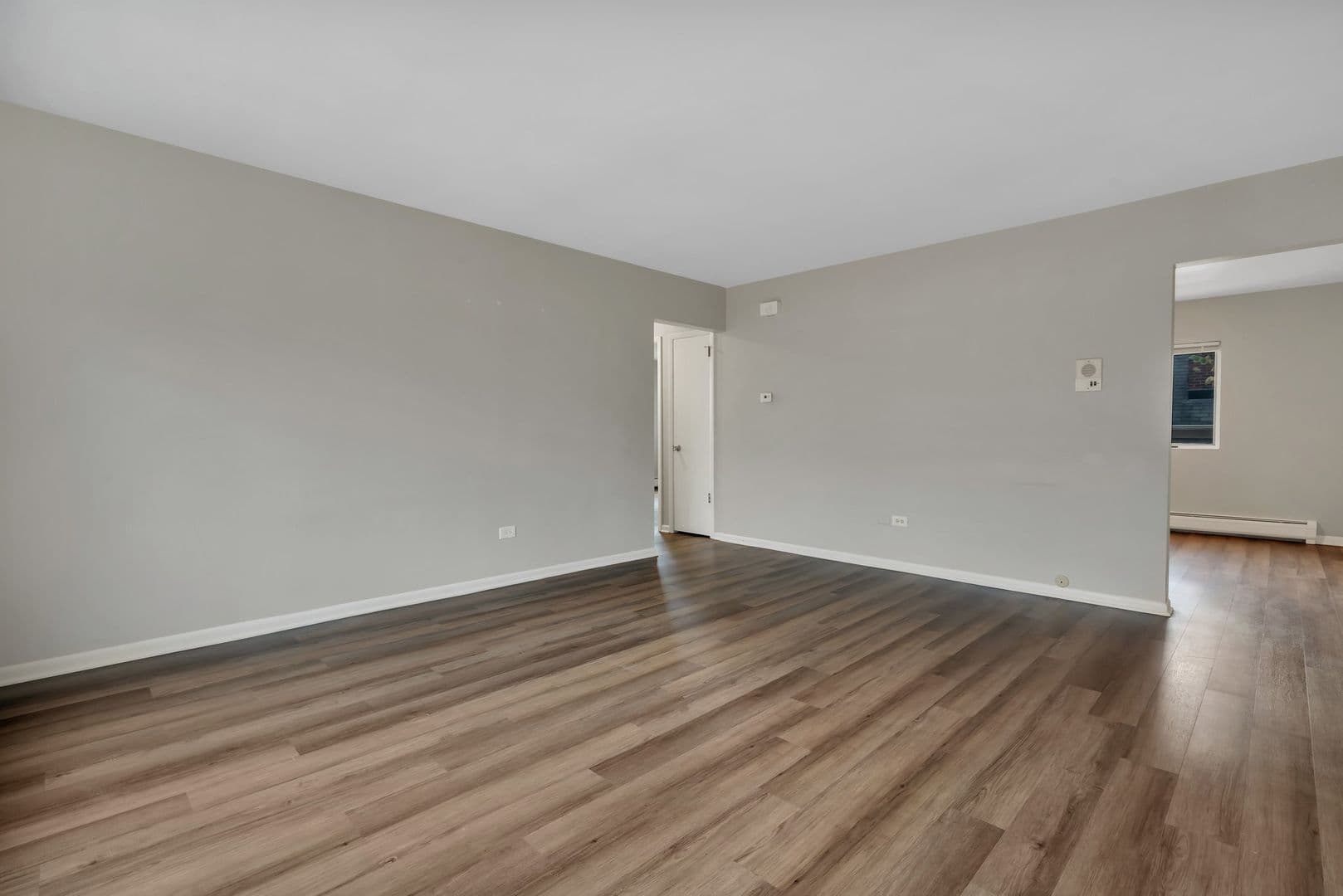 La Grange Apartment: 34-42 S. Waiola Ave.