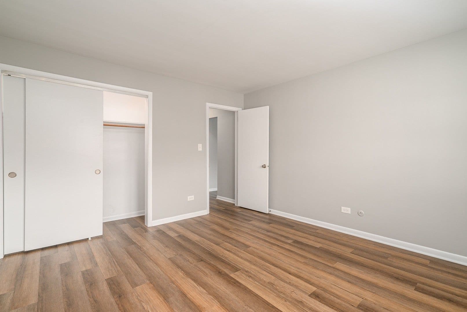 La Grange Apartment: 34-42 S. Waiola Ave.