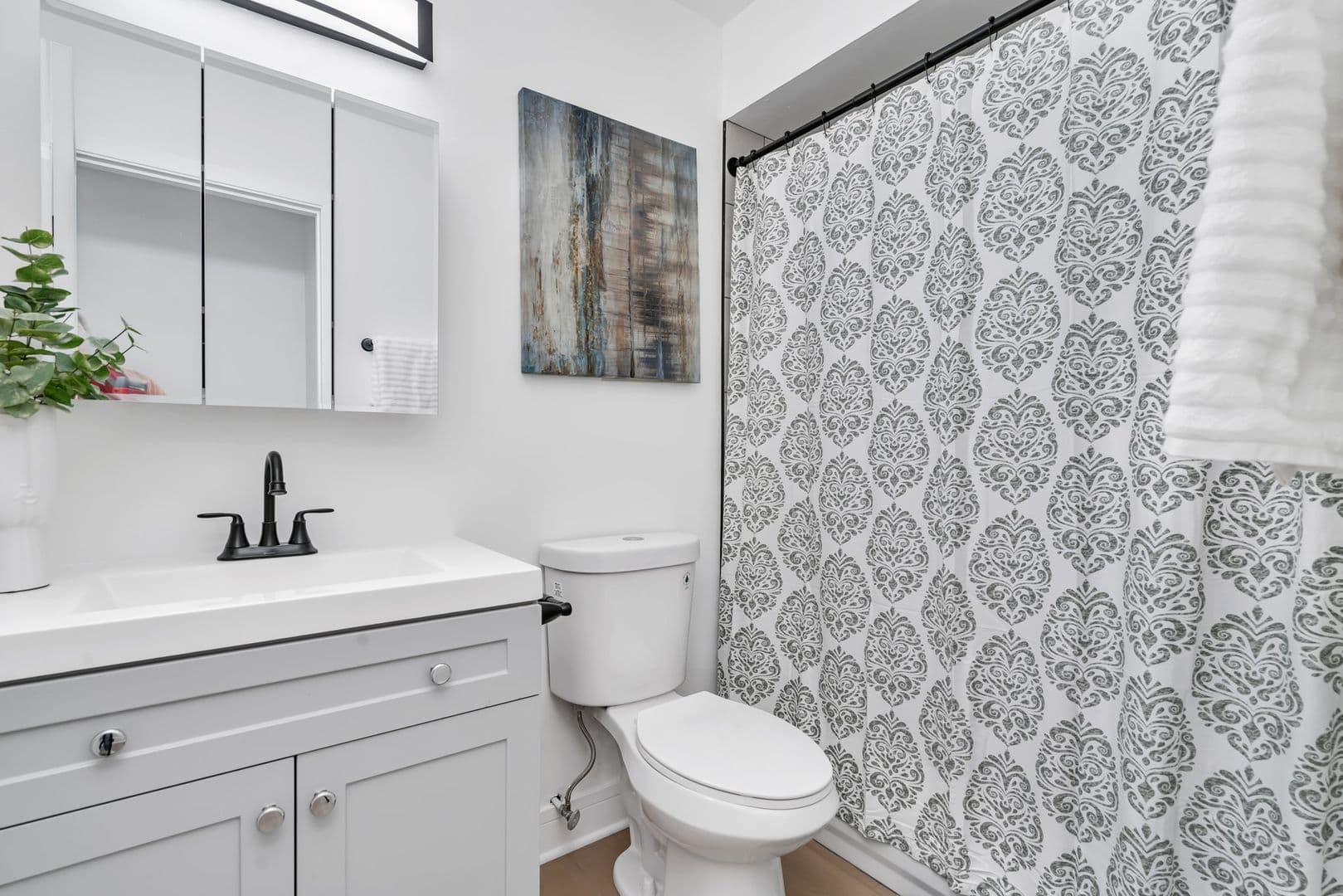 Naperville Apartment: 1669 Ishnala Dr