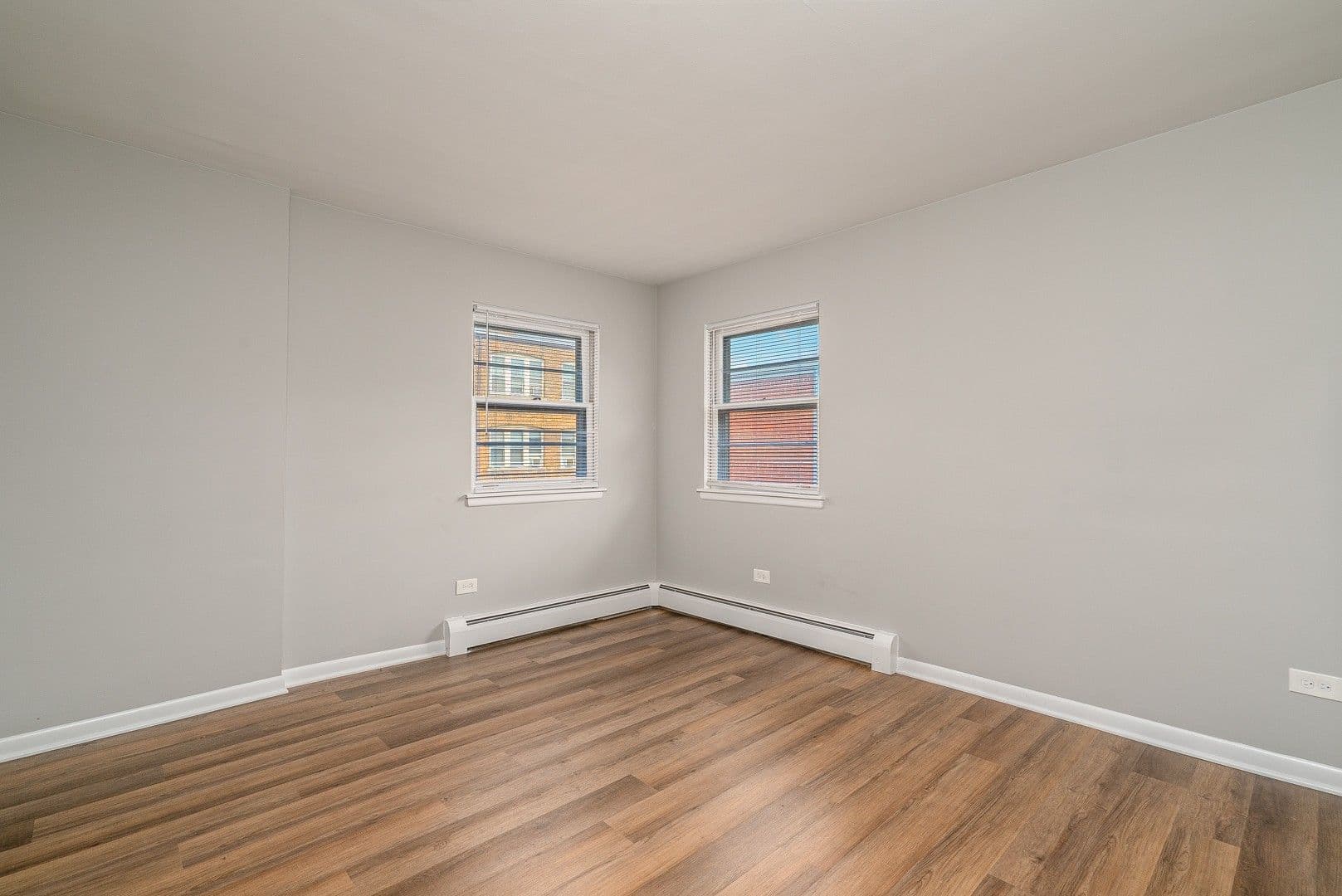 La Grange Apartment: 34-42 S. Waiola Ave.