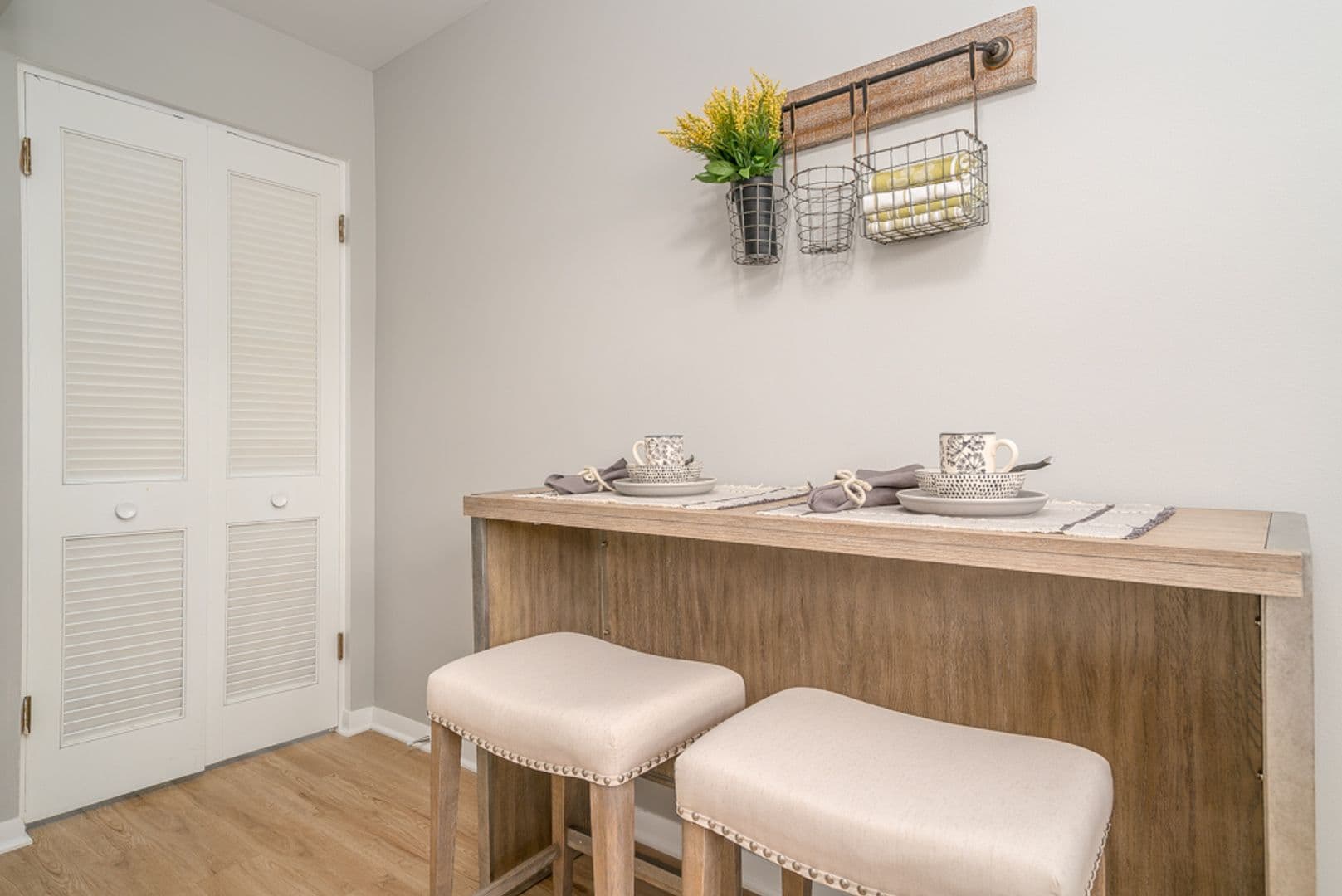 La Grange Apartment: 34-46 S. Kensington Ave.