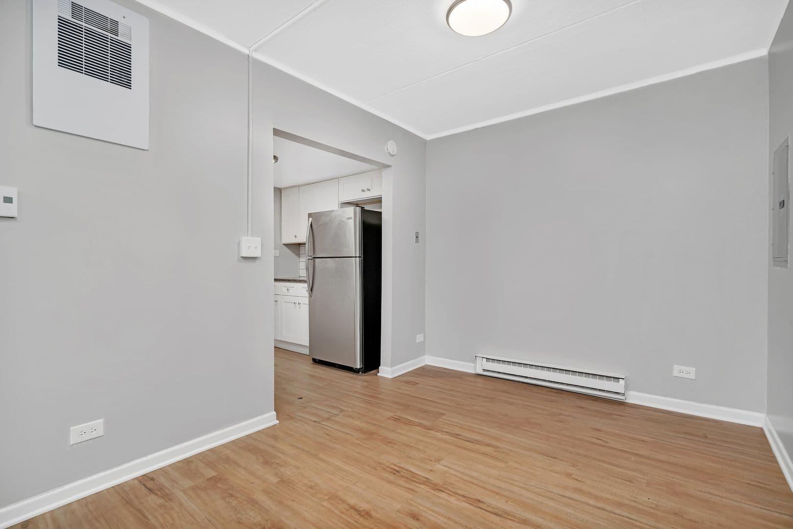 Elmhurst Apartment: 315-329 Kimbell Ave.
