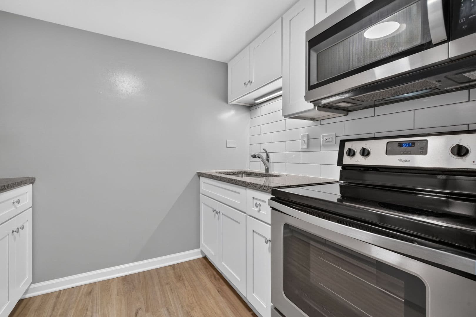 Elmhurst Apartment: 315-329 Kimbell Ave.
