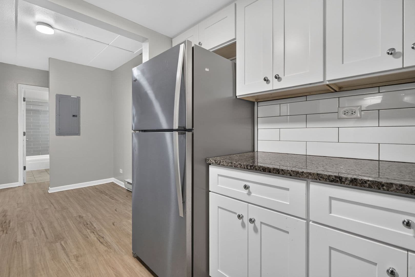 Elmhurst Apartment: 315-329 Kimbell Ave.
