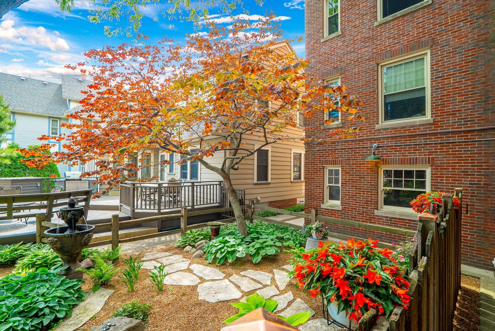 Glen Ellyn Apartment: 530-532 Hillside Ave