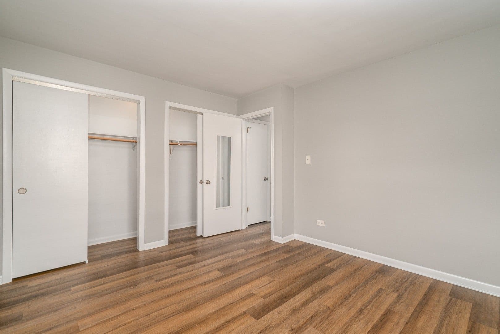 La Grange Apartment: 34-42 S. Waiola Ave.