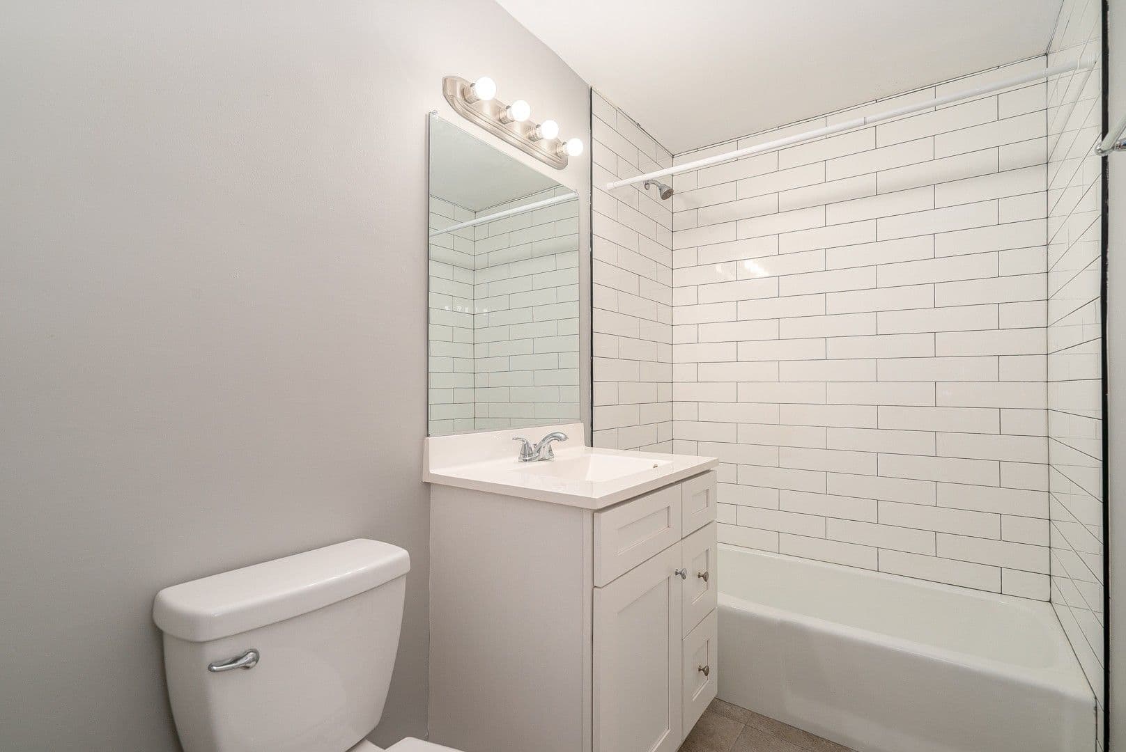 La Grange Apartment: 34-42 S. Waiola Ave.
