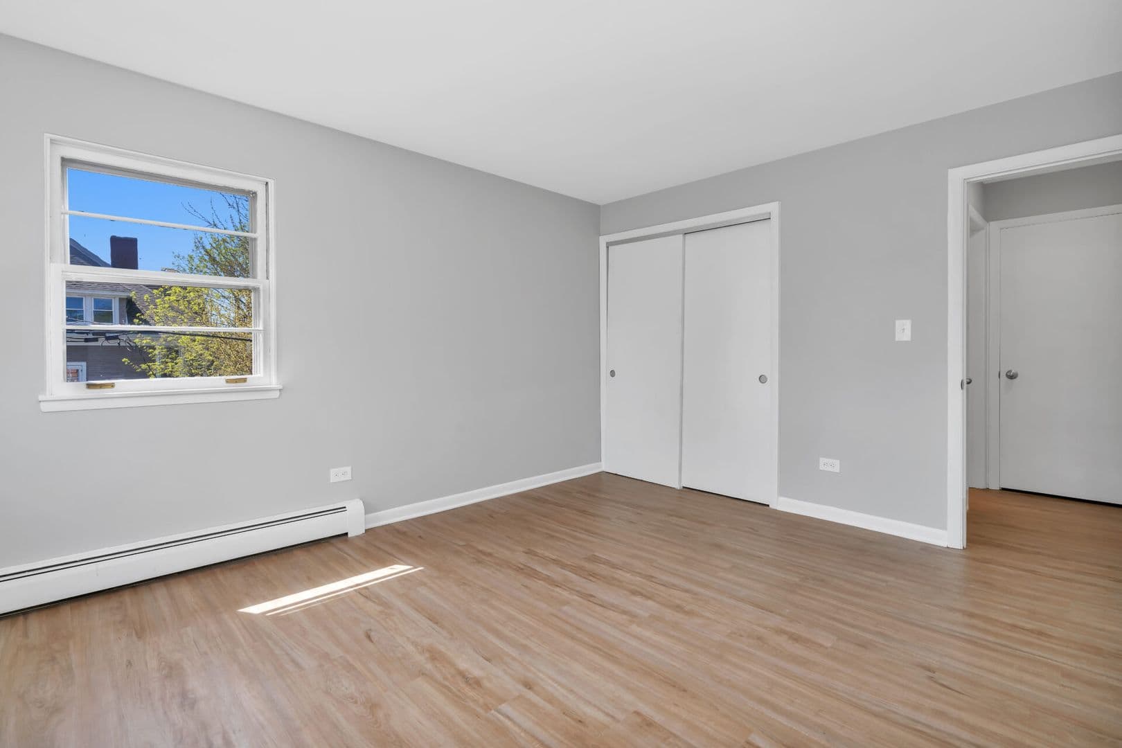 La Grange Apartment: 34-42 S. Waiola Ave.
