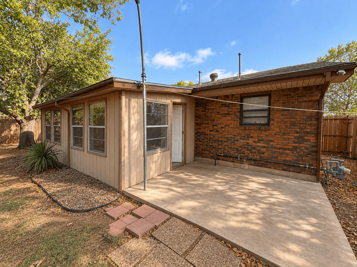 Lawton House: 4629 SE Brighton Pl