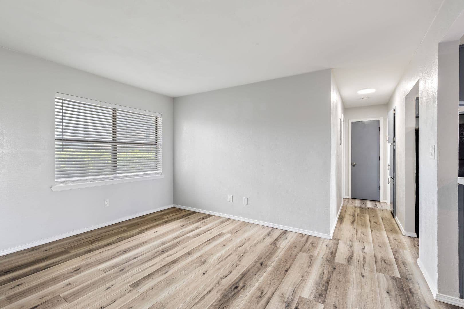 Lawton Apartment: 4009 NW Ozmun Ave - 4009-C10
