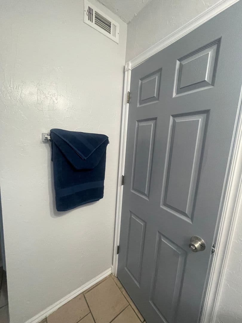 Lawton Apartment: 4033 NW Ozmun Avenue
