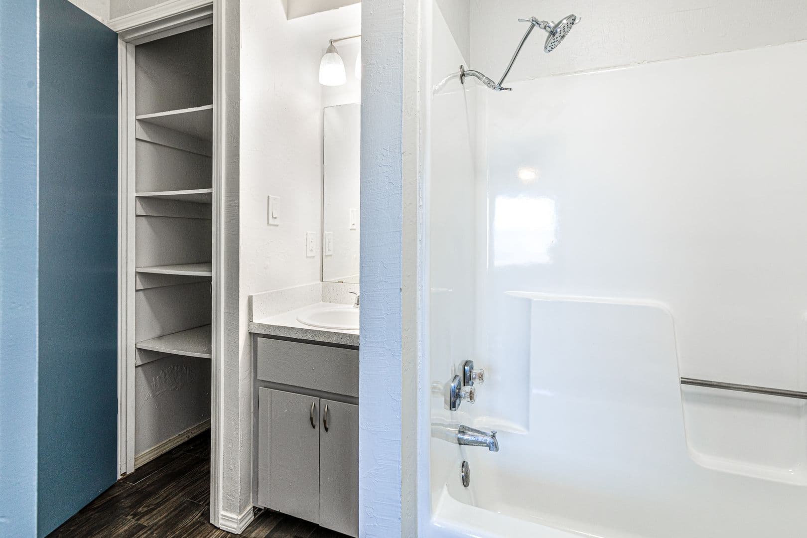 Lawton Apartment: 4038 NW Ozmun Ave - 4038-D