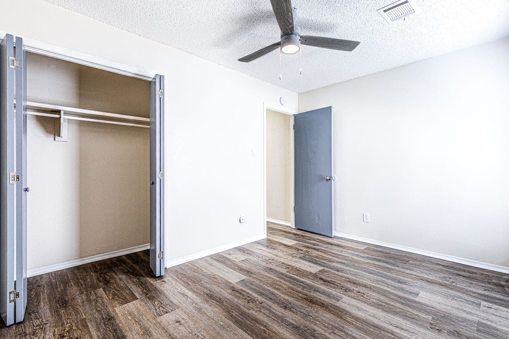 Lawton Apartment: 914 NE Tortoise Dr