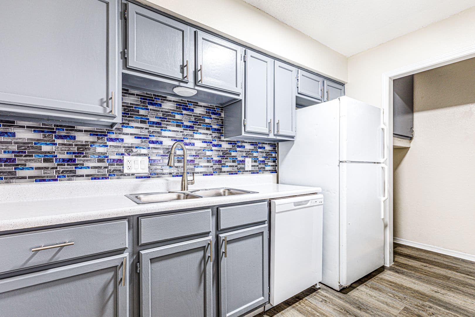 Lawton Apartment: 914 NE Tortoise Dr
