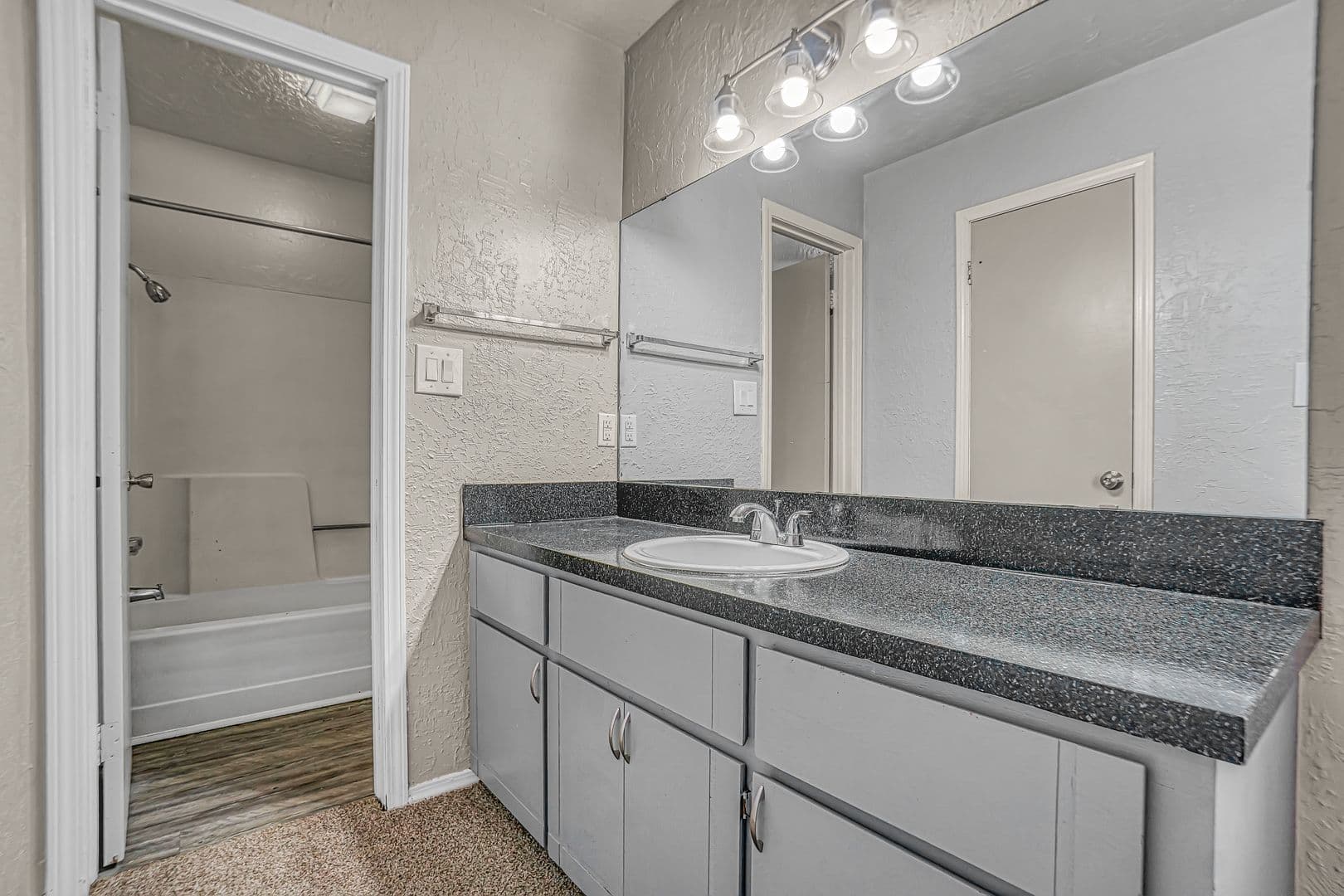 Lawton Apartment: 4021 B NW Ozmun Ave - 4021-B