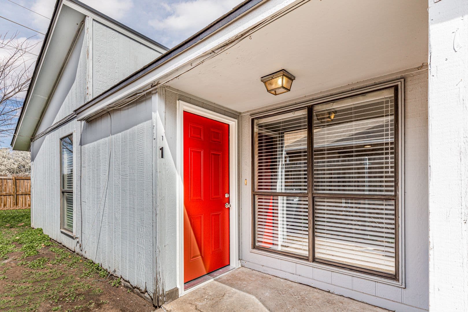 Lawton Apartment: 912 NE Tortoise Dr