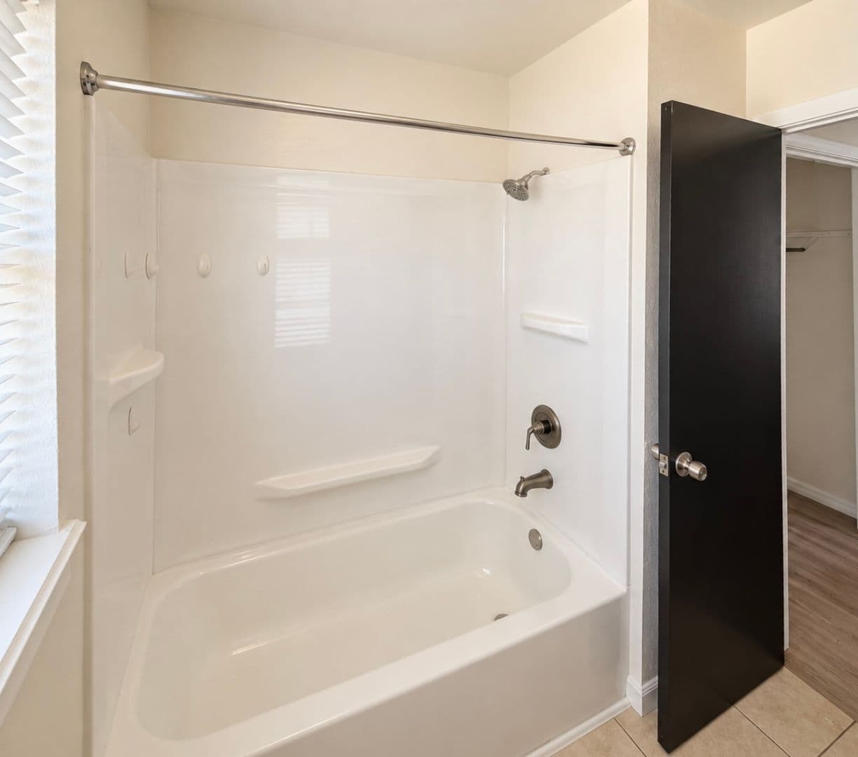 Lawton House: 4629 SE Brighton Pl