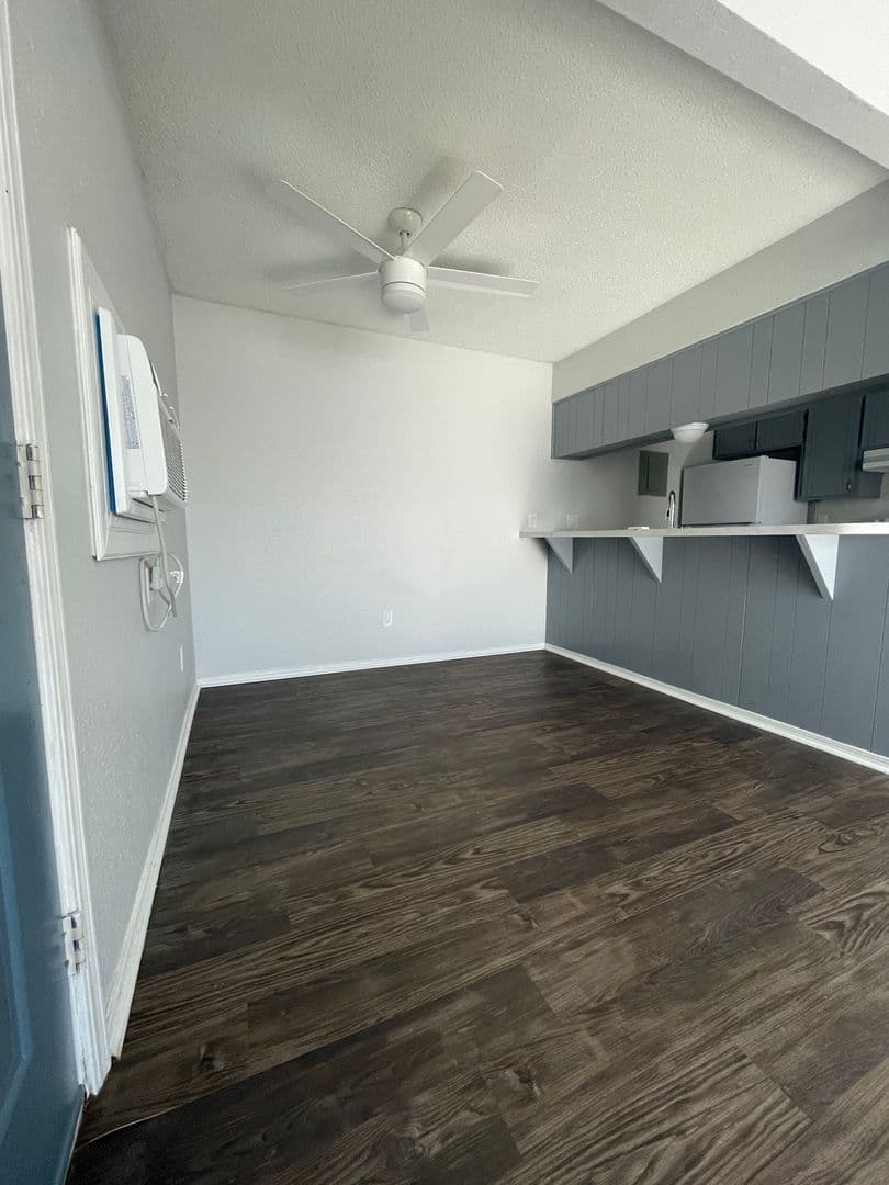 Lawton Apartment: 4005 NW Ozmun Ave - 4005-B9