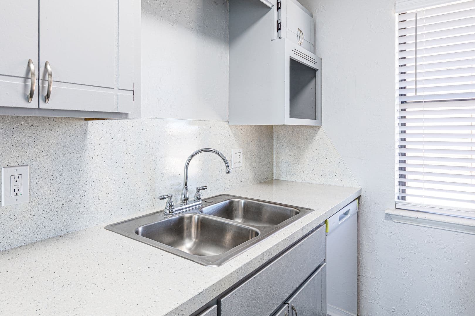 Lawton Apartment: 4038 NW Ozmun Ave - 4038-D