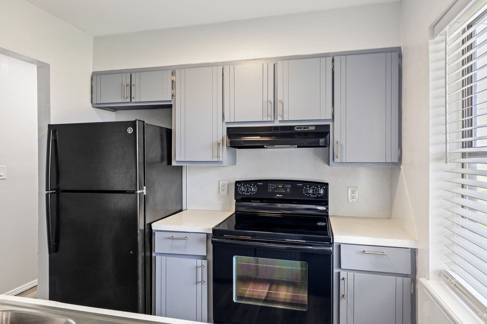 Lawton Apartment: 4009 NW Ozmun Ave - 4009-C10