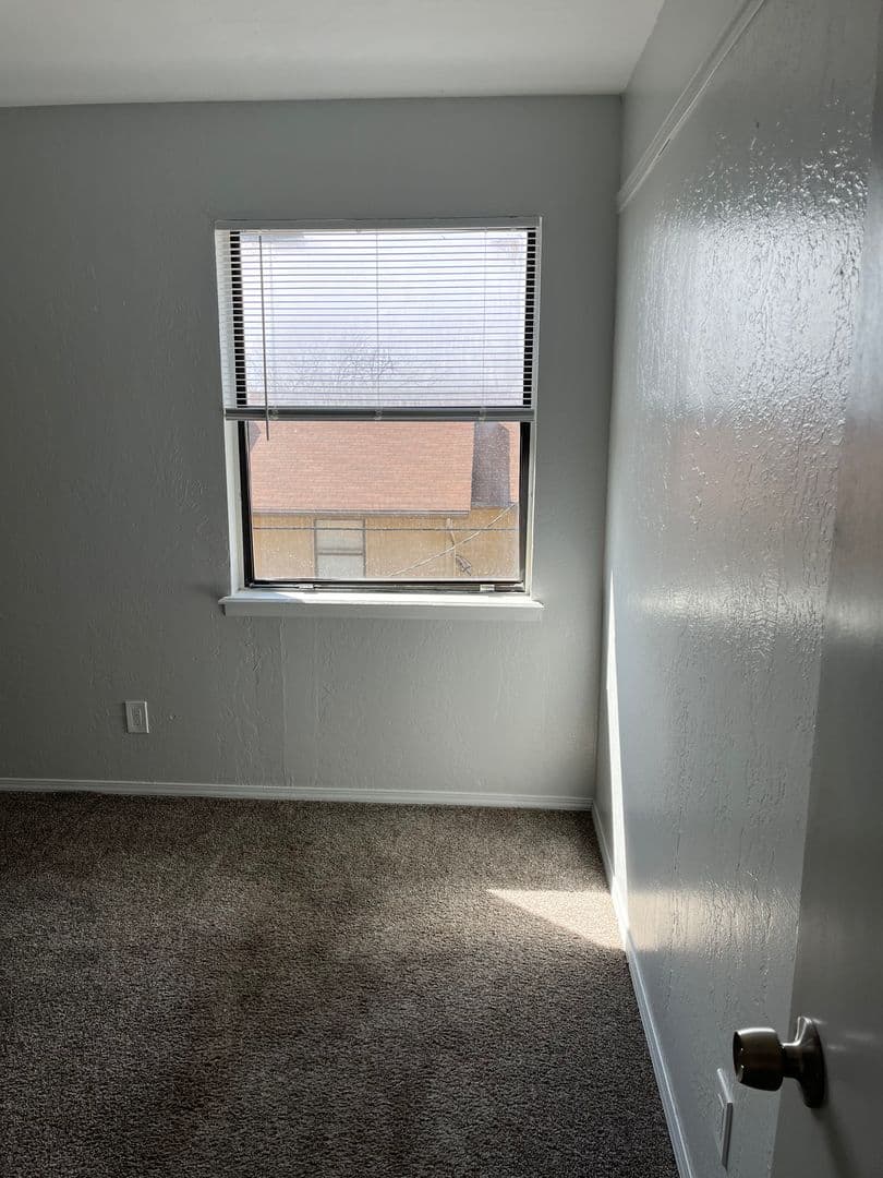 Lawton Apartment: 2902 NW 45th Place