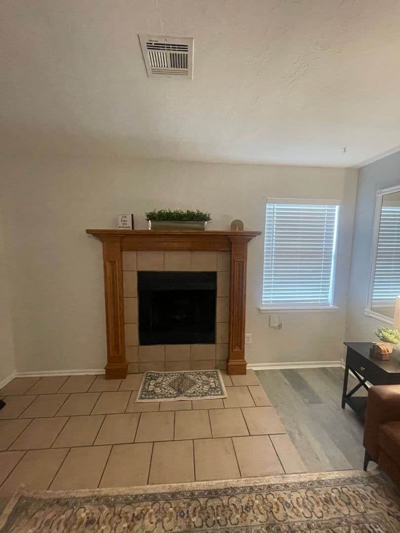 Lawton Apartment: 4033 NW Ozmun Avenue