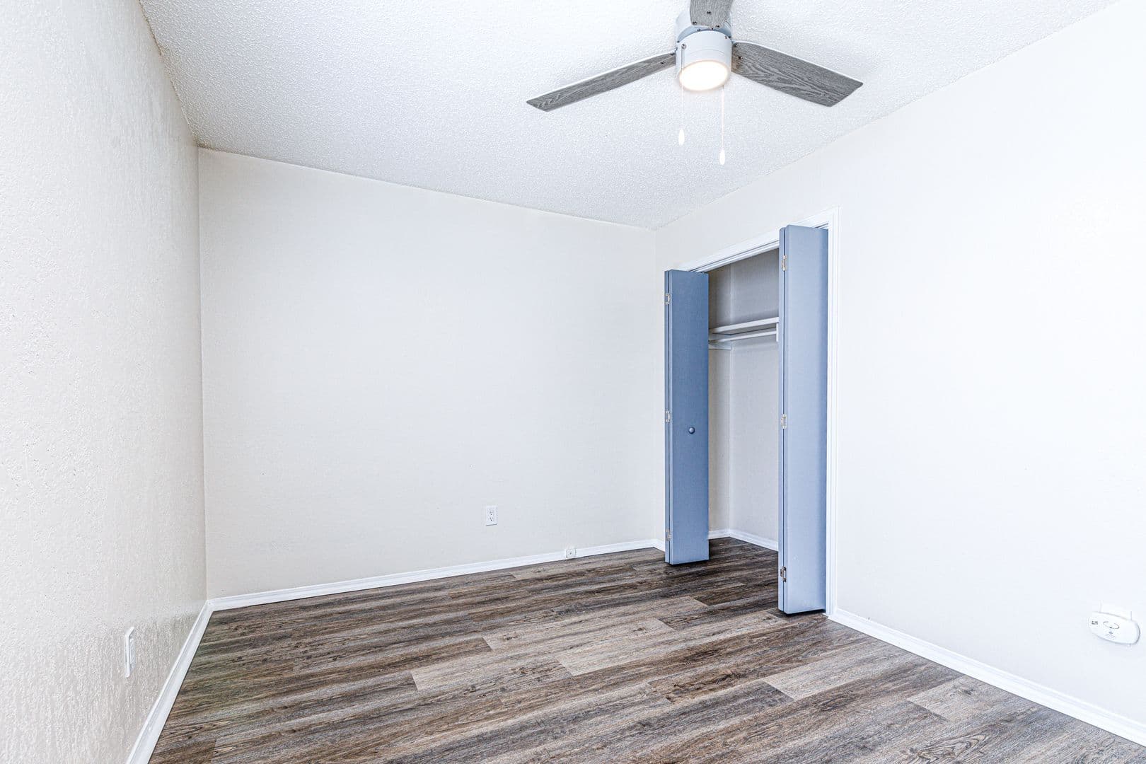 Lawton Apartment: 914 NE Tortoise Dr