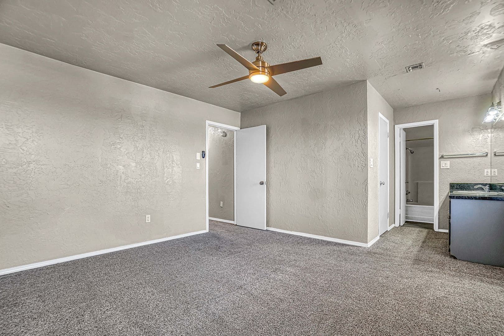 Lawton Apartment: 4021 B NW Ozmun Ave - 4021-B