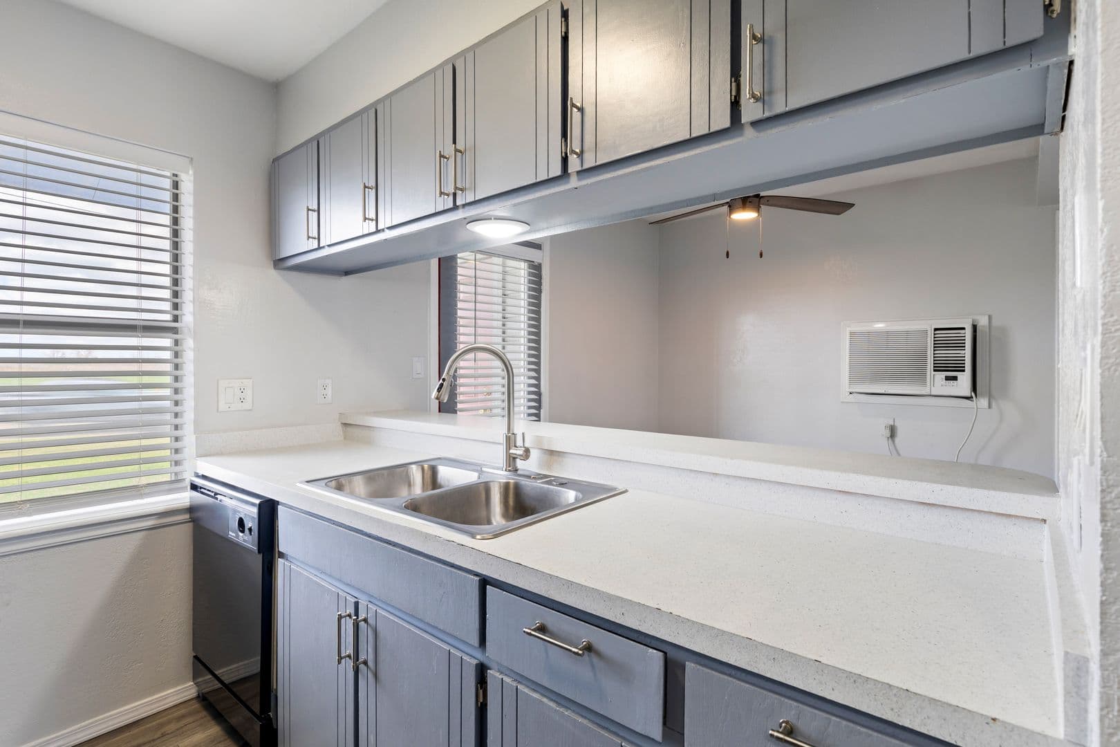 Lawton Apartment: 4009 NW Ozmun Ave - 4009-C10