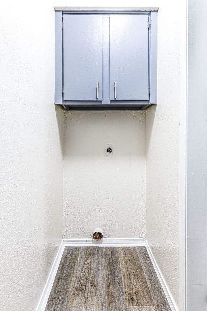 Lawton Apartment: 912 NE Tortoise Dr