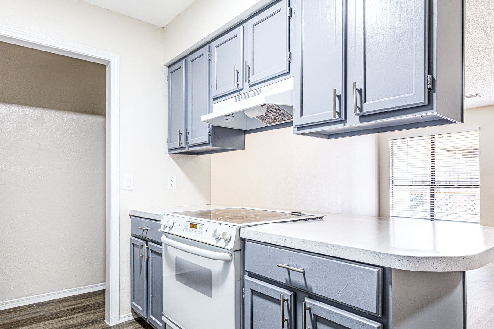 Lawton Apartment: 914 NE Tortoise Dr