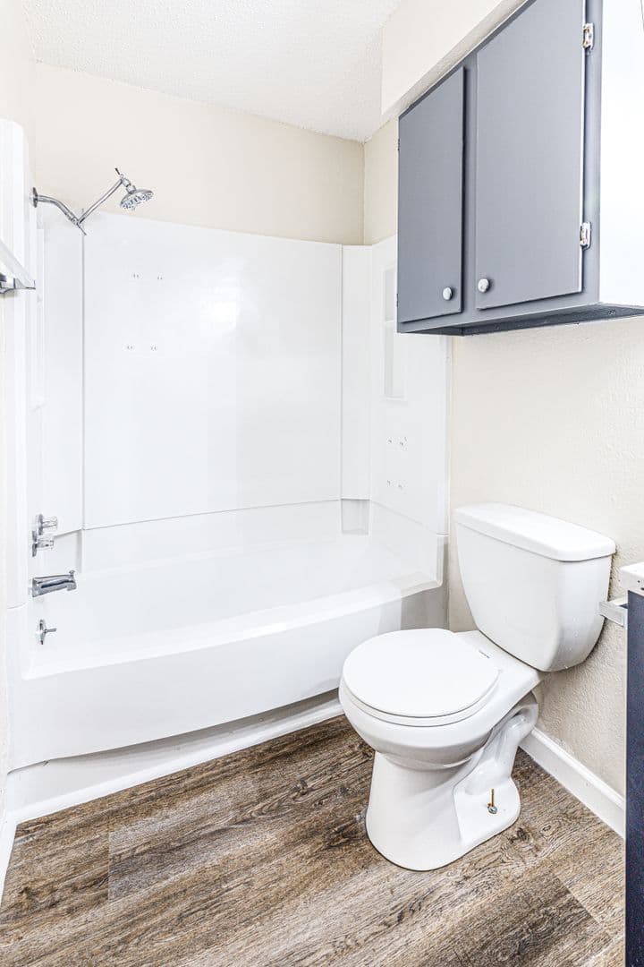 Lawton Apartment: 914 NE Tortoise Dr