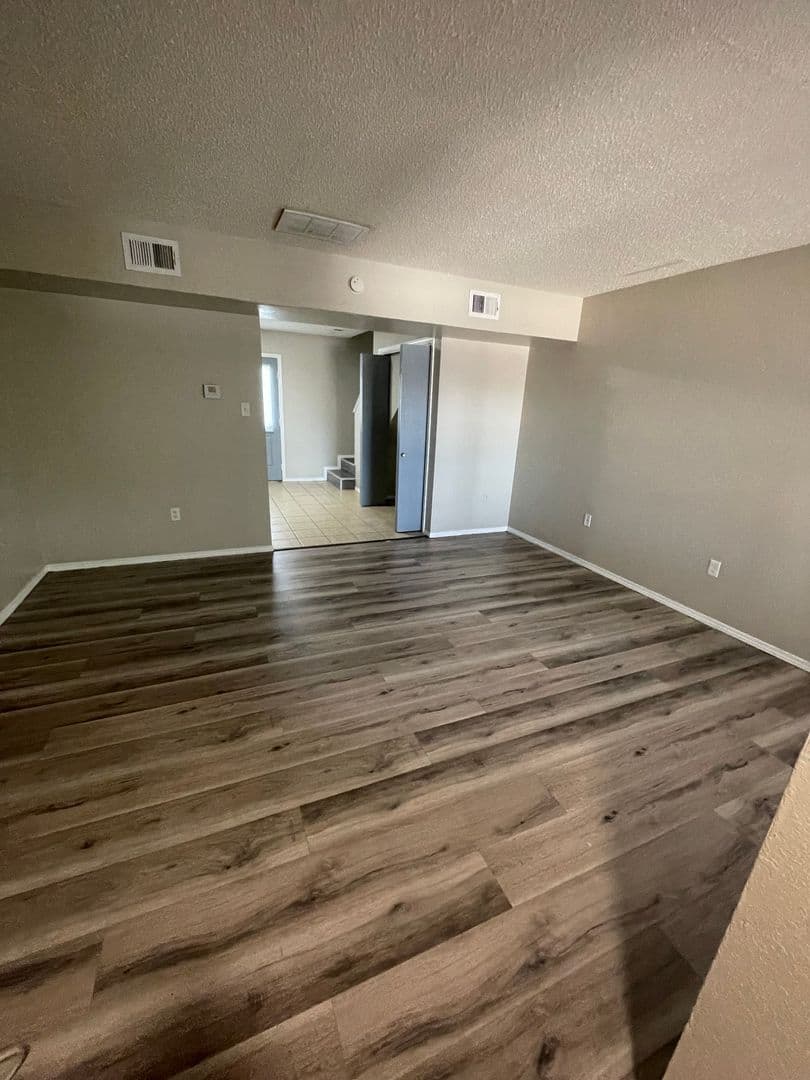 Lawton Apartment: 2811 NW 46th St - 2811-B