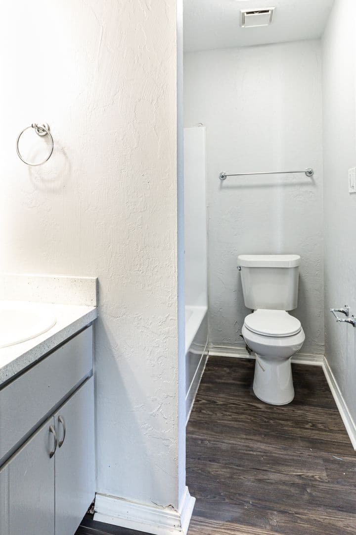 Lawton Apartment: 4038 NW Ozmun Ave - 4038-D