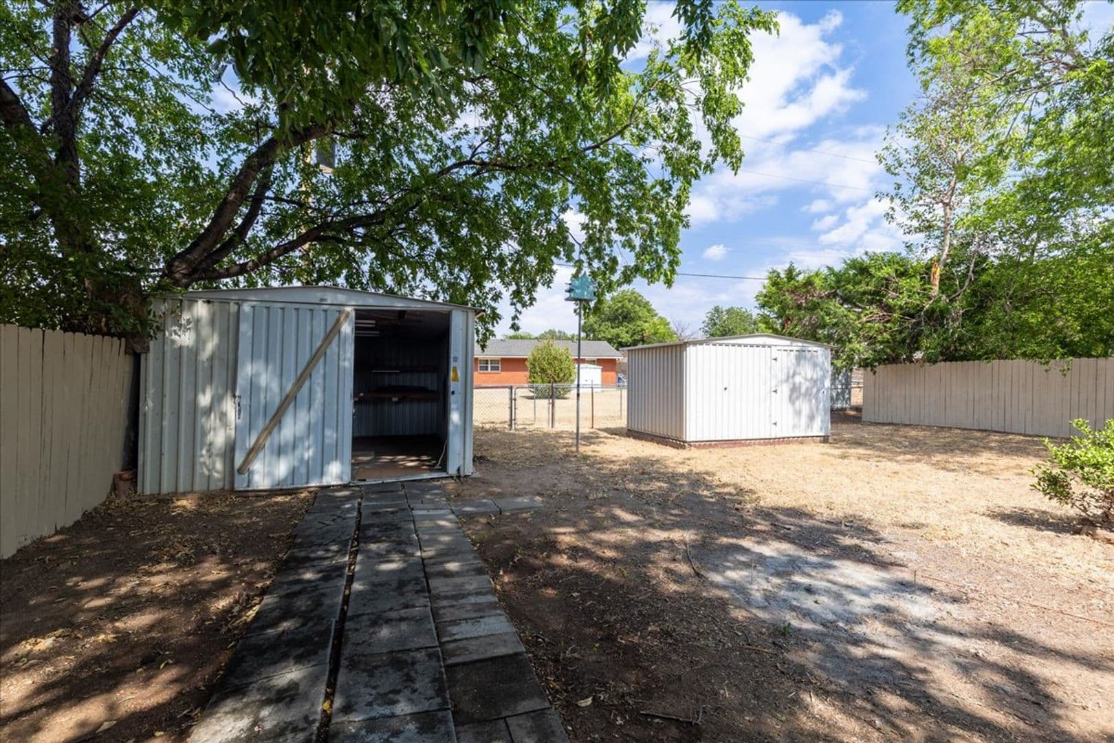 Lawton House: 118 NE Angus St