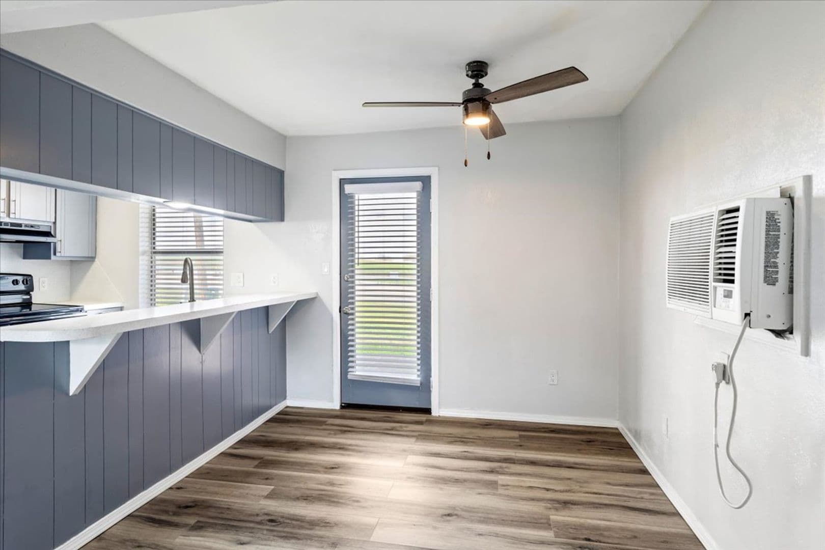 Lawton Apartment: 4009 NW Ozmun Ave - 4009-C10