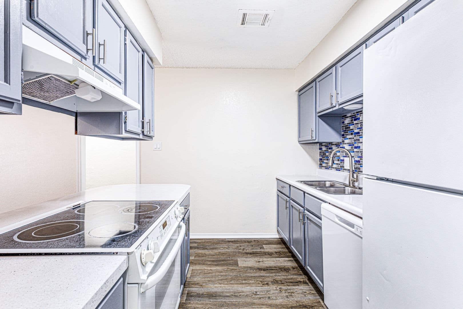 Lawton Apartment: 914 NE Tortoise Dr