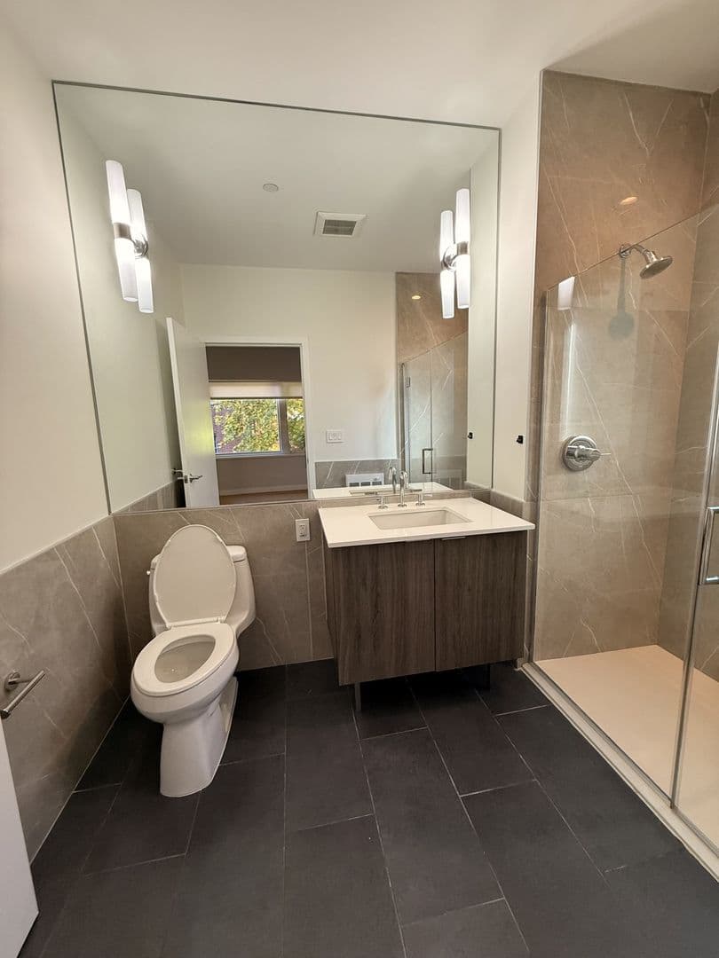 New Haven Apartment: 703 Whitney Avenue