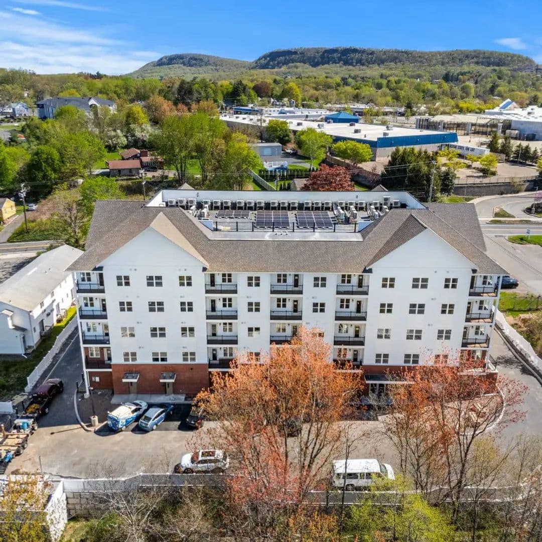 Meriden Apartment: 105 Pomeroy Ave,