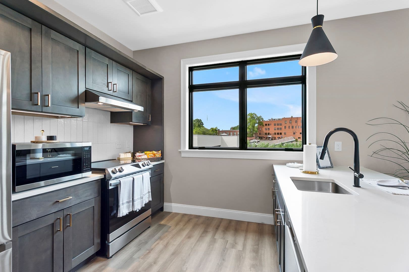 West Hartford Apartment: 920 Farmington Avenue