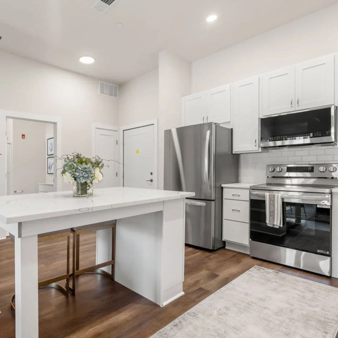 Meriden Apartment: 105 Pomeroy Ave,