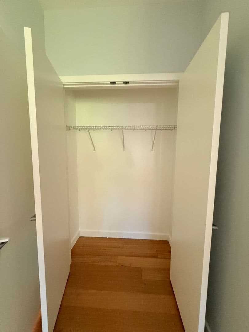New Haven Apartment: 703 Whitney Avenue